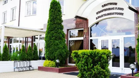 Centrum Konferencyjno-Apartamentowe Mrówka Отели в г. Юзефув