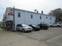 Dockside Suites - parking
