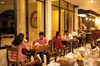 Kandyan Reach Hotel - breakfast