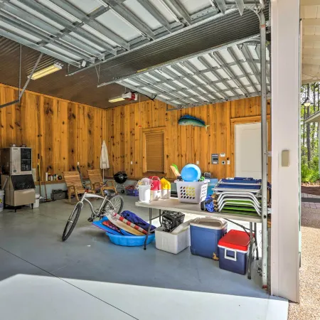 Breezy Home w/ Grills, Pool & Beach Access!