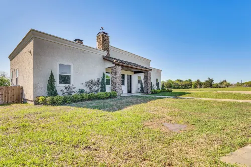 Stunning Ranch Villa Private Pool and Hot Tub! - Parkplatz