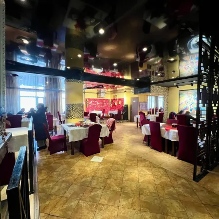 Negdelchin Hotel & Service Apartment Отели рядом с достопримечательностью «Монгольский национальный исторический музей»