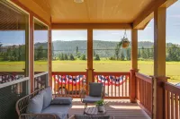 Newport Riverfront Home w/ Deck + Fire Pit! - 3 étoiles