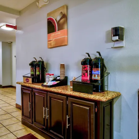 Motel 6 - Hesperia, CA - West Main Street - I-15