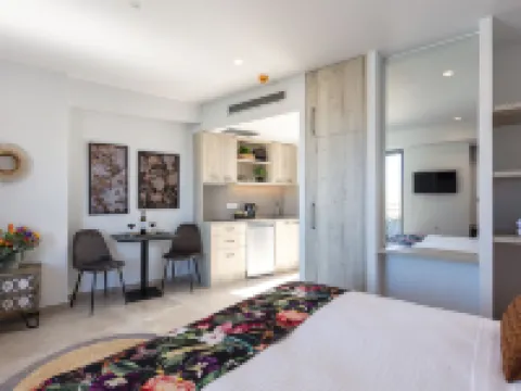 Lines Concept住宿 雷西姆農酒店