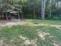 “The Fox Den” WhittleSticks Cabin in Lancing Hotels in Morgan County