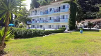 Roditsa Patritsia Apartments Hotels in Pallini