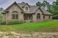 Beaver Lake Retreat w/ Lake Access & Fire Pit! - 3-Star