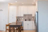 Boardwalk Suites & Residences By Kasa - Апартаменты