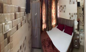 Ajanta Hotel 100 Mtrs Railway Station & 400 Mtrs Dargah
