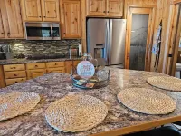 Cozy cabin with Fiber and AC in peaceful Vernal