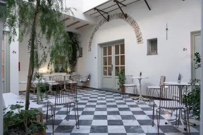 Endotera Chios Apartments Các khách sạn gần Windmills