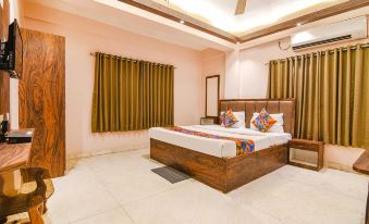 FabHotel The Golden Orchid