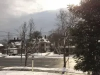 Elm Suite with a Private Bathroom in front of Smith College Quadrangle Hotels in Northampton