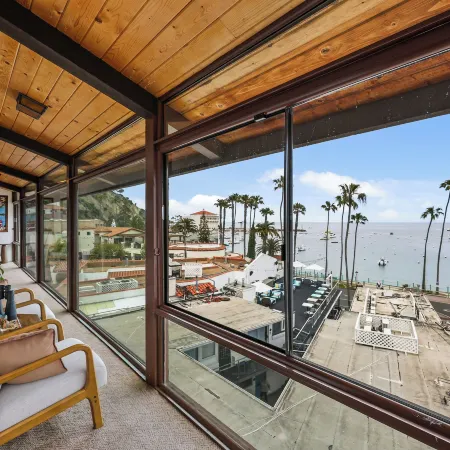 Catalina Courtyard Suites