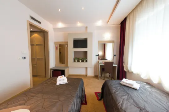 Garni Hotel Vigor - EV Station - 2つ星