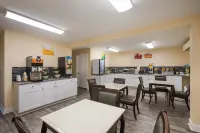 Quality Inn & Suites Near Lake Oconee Hotels in Greene County