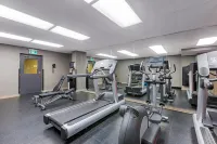 Quality Inn & Suites Hotels in Oakville