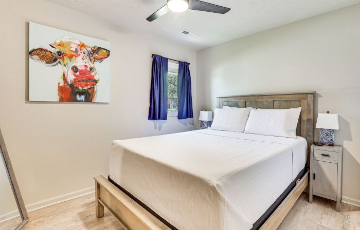 Cozy Meyers Lake Townhome Near Hall of Fame!
