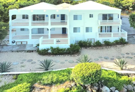 Clearview Villas (UPPER): Casual, Bright, Affordable, Perfect for Families