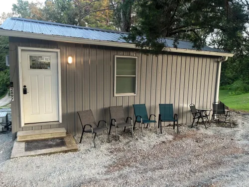 Timy Home near Wolf Creek Marina & multiple boat ramps with a full kitchen