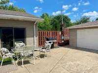 Comfortable 3Br Home-Prime Video, WiFi, Parking Hotels in Schererville