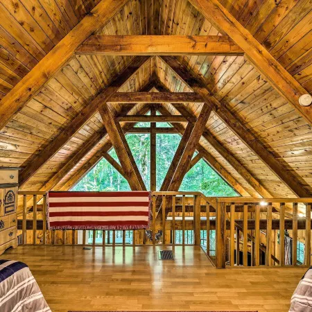 Tellico Plains Cabin - 5 Acres, Backyard Creek!