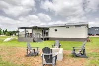 Kingston Home w/ on-Site Boat Parking 2 Mi to Lake - 3 estrellas