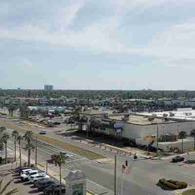 Peaceful and clean beach studio with ocean and city views in Daytona Beach Others
