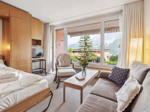 Promenade Apt 010 - 2-Star