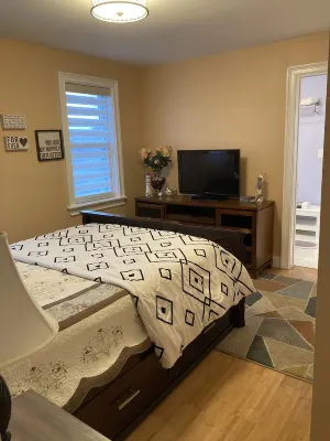 Beautiful 1 Bedroom Apartment Queen & Twin Bed ,Central A/C, 5Min Drive to Beach Pines Camping Area附近的飯店