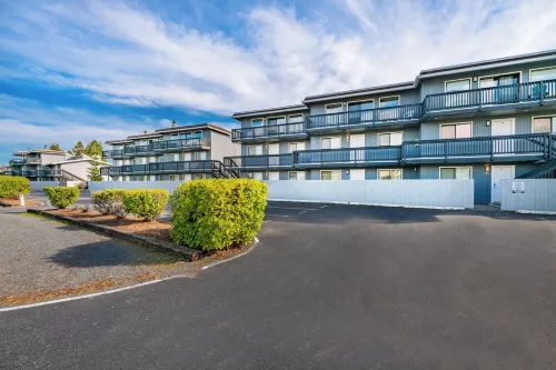 Cozy Hideaway: 2Br+Loft. Beach Walk. Spa - 207