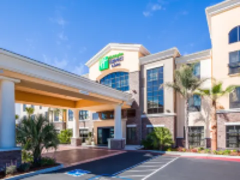 Holiday Inn Express & Suites EUREKA by IHG Hotels in Eureka