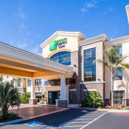 Holiday Inn Express & Suites EUREKA by IHG