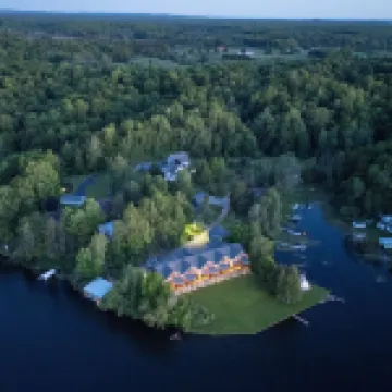 #3 Lake Front Condo - Hamlin Lake, Ludington, MI - 10 Guests