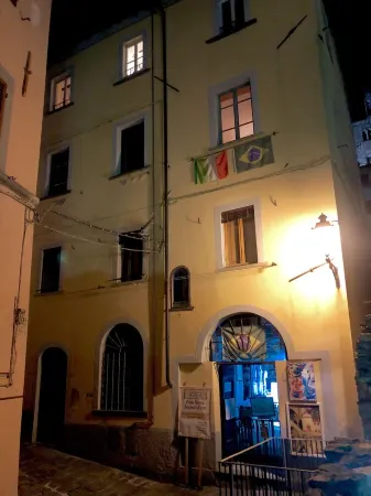 Barga historical center Charming apartment with garden