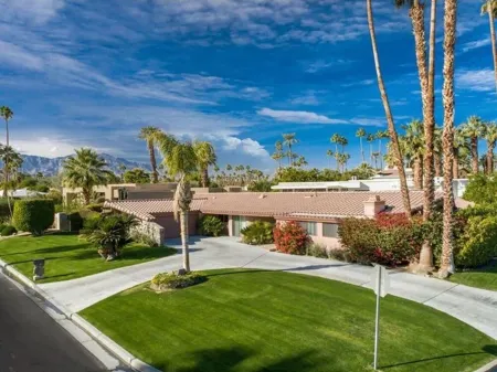 Vintage 1959 mid century modern, close to tennis and festivals Отели рядом с достопримечательностью «Индиан-Уэллс Теннис Гарден»