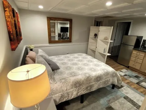 1620 Studio- close to BID hospital, the beach and downtown