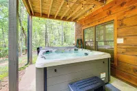Game Room & Hot Tub: Cabin 9 Mi to Blue Ridge! - 3-Star