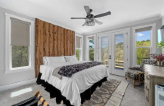 Helen TreeTop Lodge:  Rustic Luxury/Breathtaking Views/Ultimate Amenities