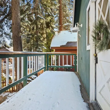 Pino Point Steps to Tahoe Beaches