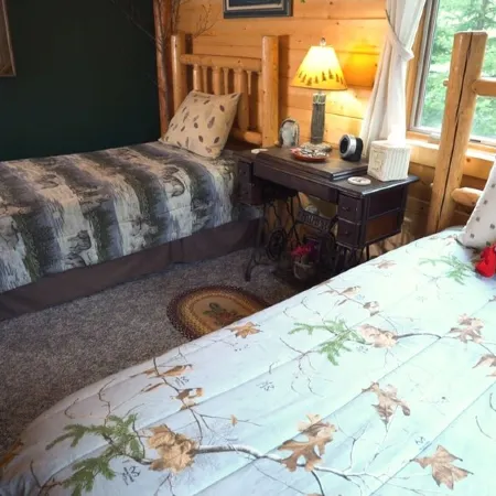 Lake Superior Luxury Log Home, Sauna, Waterfront, Amazing Views