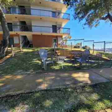 Pirates Point of View Top Floor! Hotel Exterior