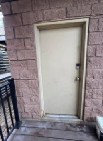 Modern 1-bedroom apartment with 1 FREE Parking, Whirlpool bathtub,Full Kitchen