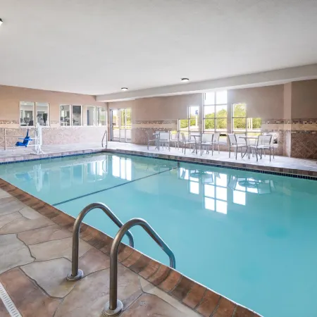 Garner Hotel Topeka West by IHG