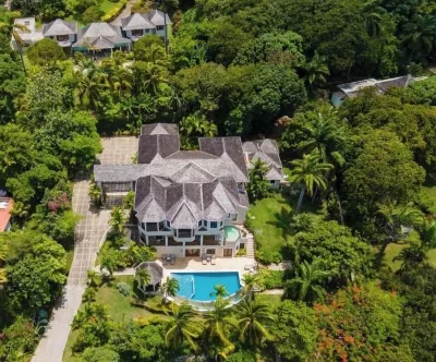 Luxury villa with a breathtaking view of the ocean Hotels in 