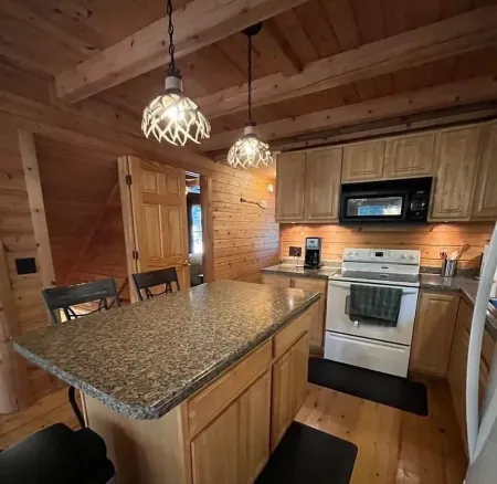 Beautiful Rustic 3-Bedroom Cabin Near Munising-Next To UTV/ATV/Snowmobile Trails Отели в г. Мунизинг Тауншип