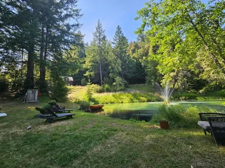 Humboldt Romantic Rural Hideaway