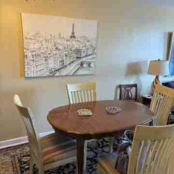 Cozy 1-bedroom condo in Downtown Winston-Salem, free parking! Others