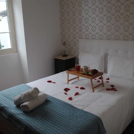 Vila Rosa - Casa renovada com vista para o mar